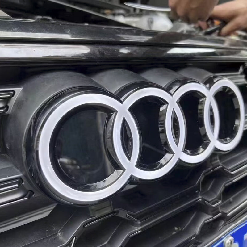 Emblema Audi com Iluminação Dinâmica LED - Design Original e Instalação Fácil